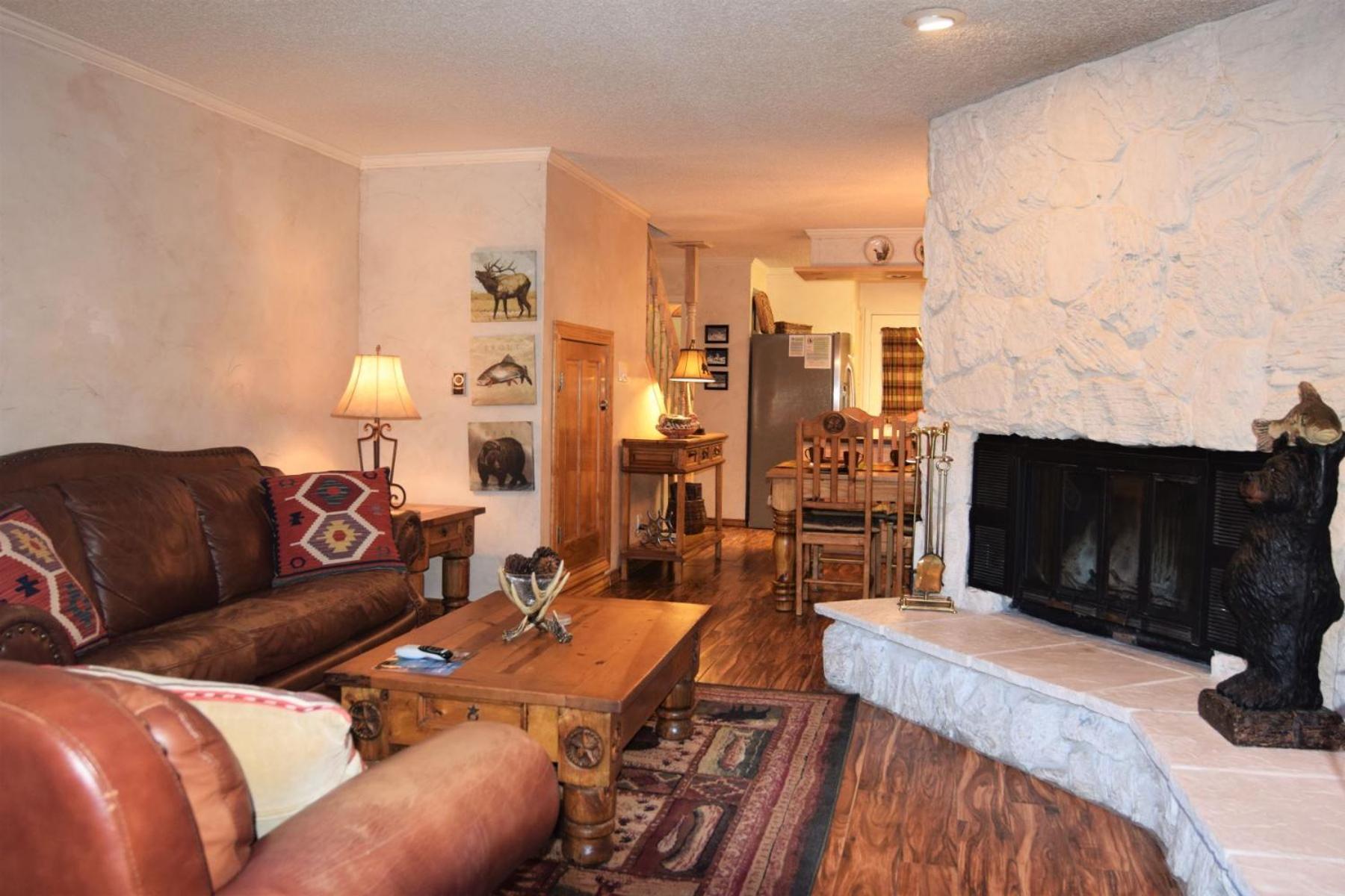 Claim Jumper Townhouse 16 - On The River - Across From The Fishing Ponds - In Town - Near The Ski Area - Fireplace - Wifi - Sate レッドリバー エクステリア 写真